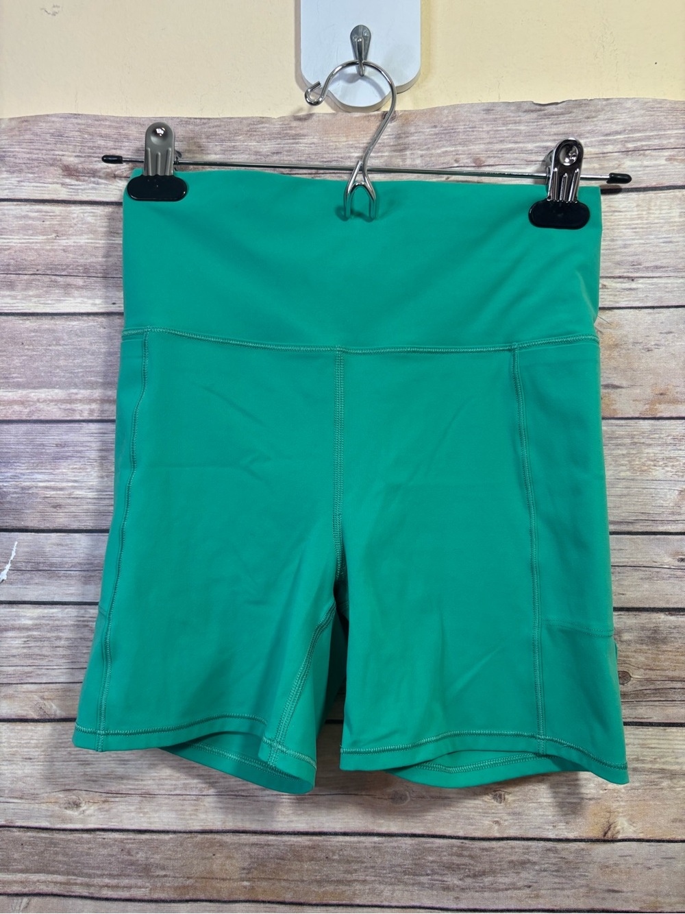 Vuori studio pocket short Kelly Green Size Small - Picture 2 of 7